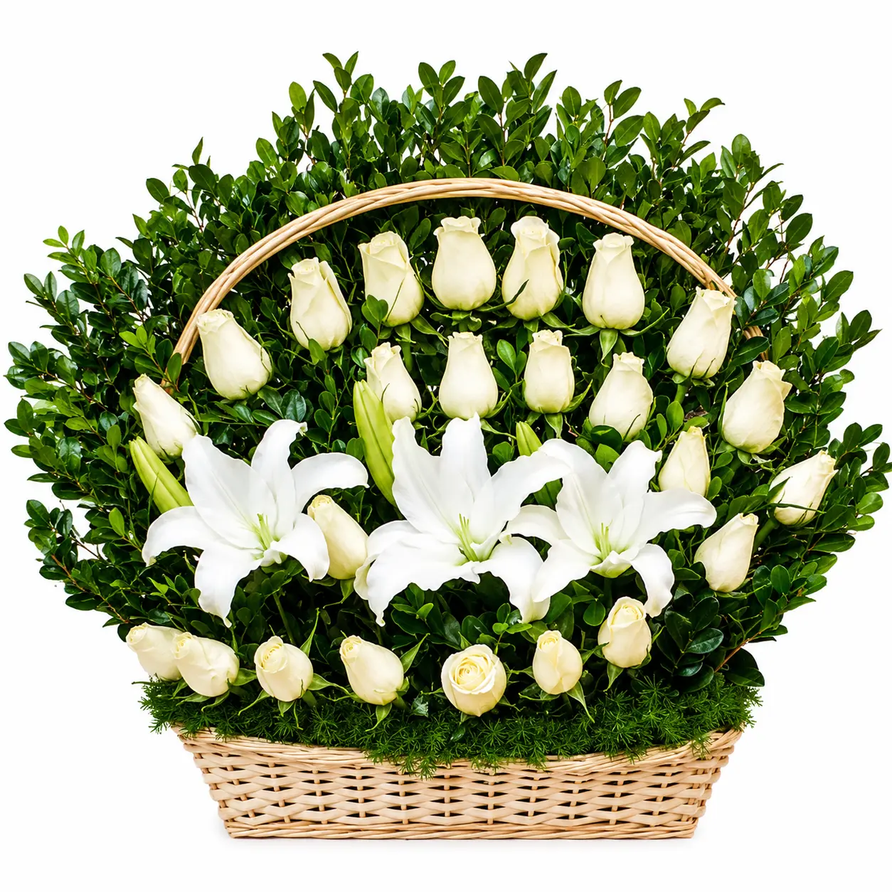 arreglo floral con abundantes rosas blancas en canasta para regalo delivery de flores en Lima